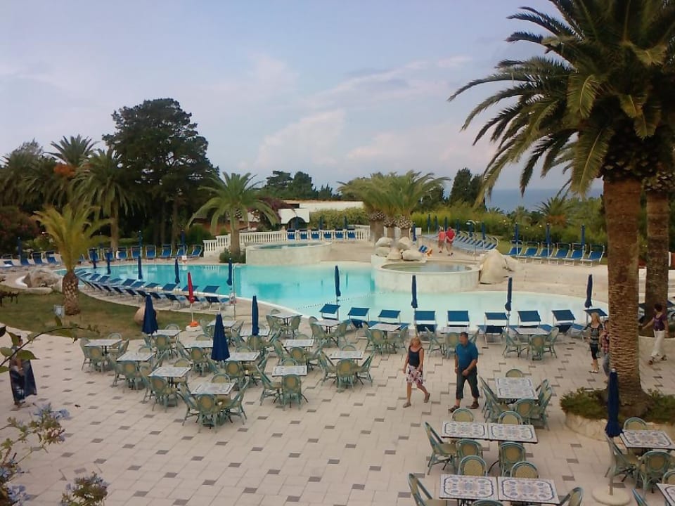 Blick auf den neu renovierten Pool Aldiana Club Rocca Nettuno Calabria