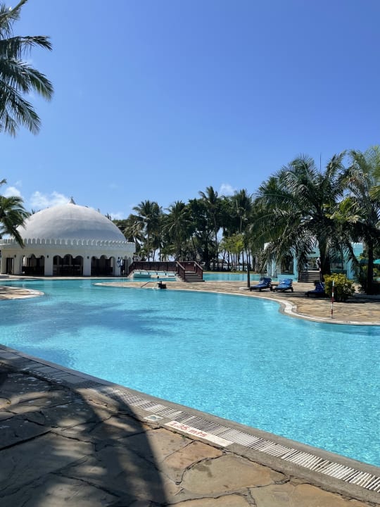 Pool Hotel Southern Palms Beach Resort