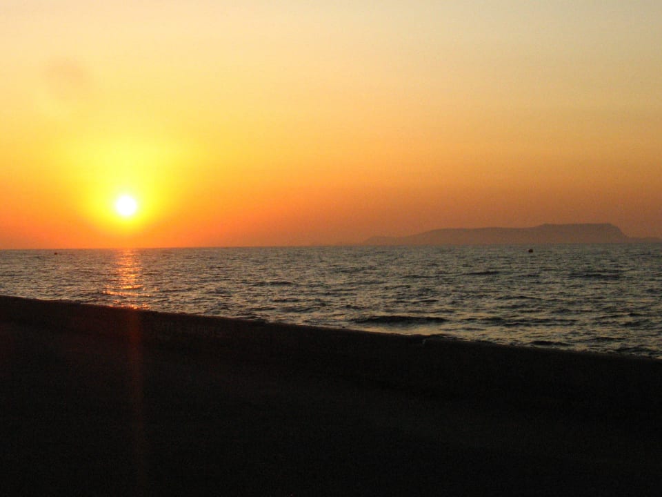 Zachód słońca Hotel Serita Beach