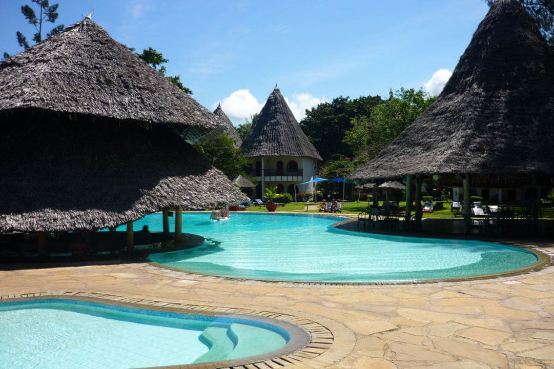 Paradise-Pool Neptune Paradise Beach Resort & Spa