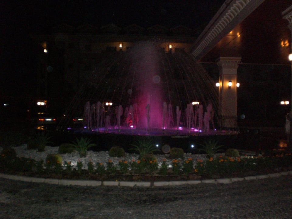 Brunnen am Haupteingang Diamond Excellence Resort & Spa