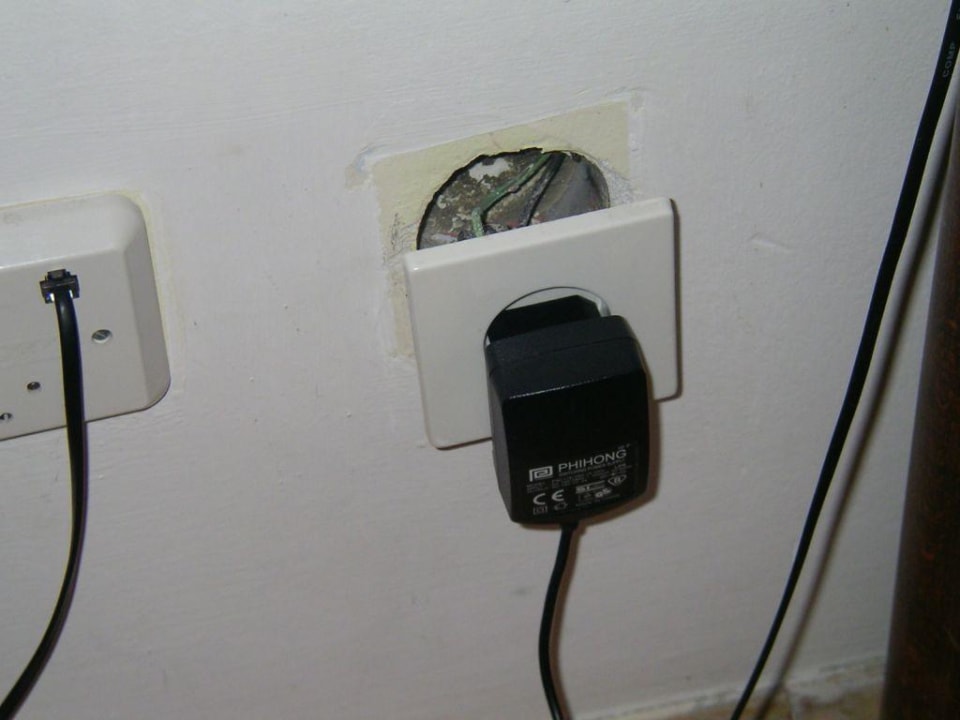 Steckdose im Zimmer Hotel Slaven