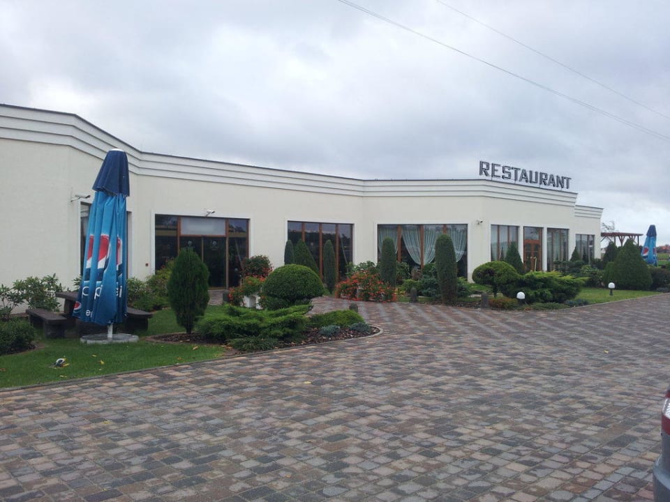 Eingang und Restaurant Hotel Amber Business & Spa