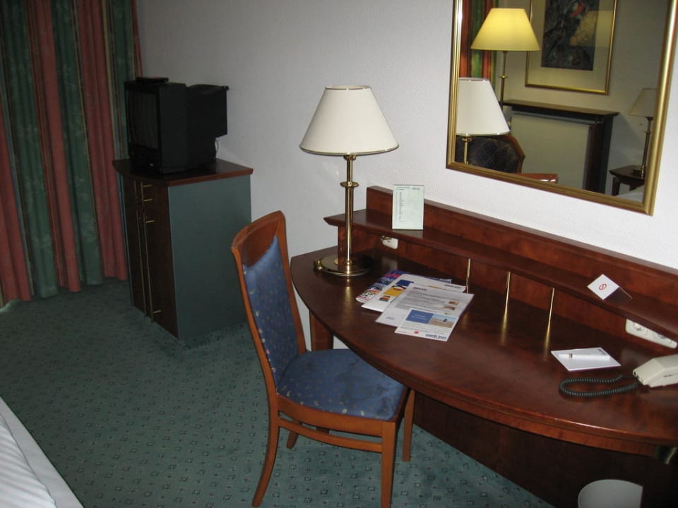 Der Schreibtisch Congress Hotel Weimar by Mercure