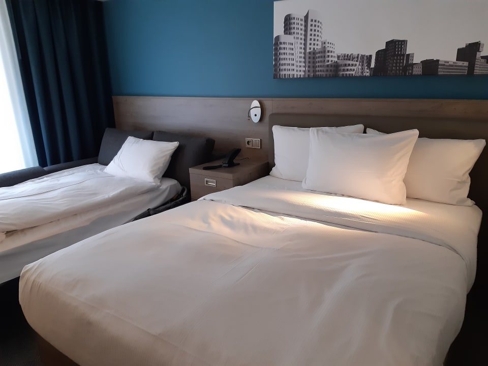 Zimmer Hampton by Hilton Düsseldorf City Centre