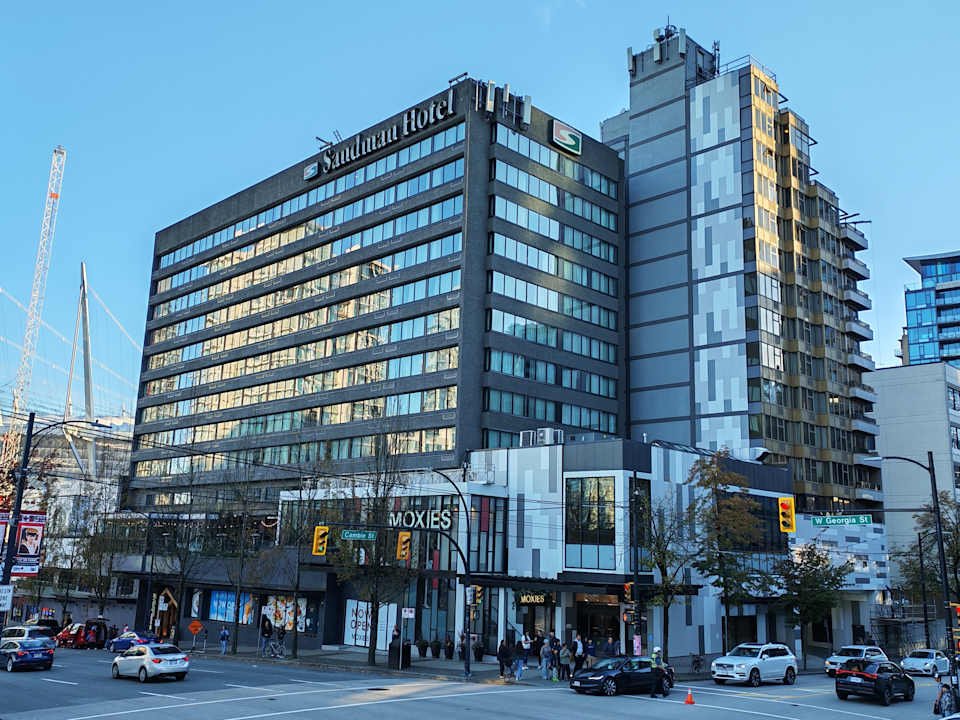 Außenansicht Sandman Hotel Vancouver City Centre