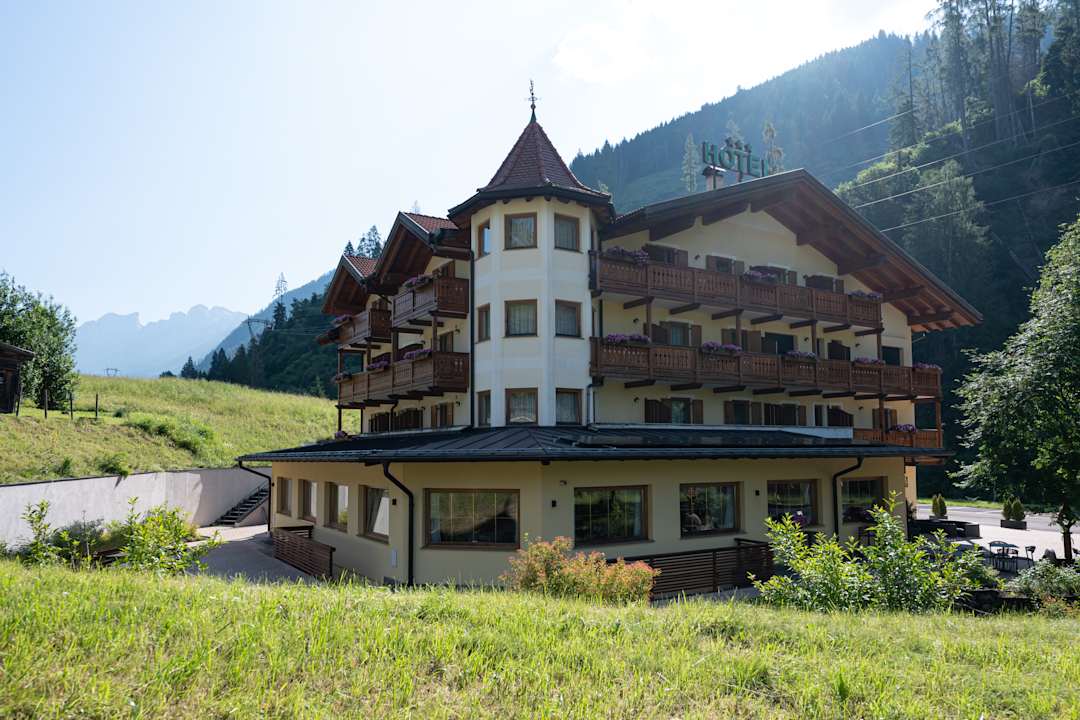 Außenansicht Hotel Flos