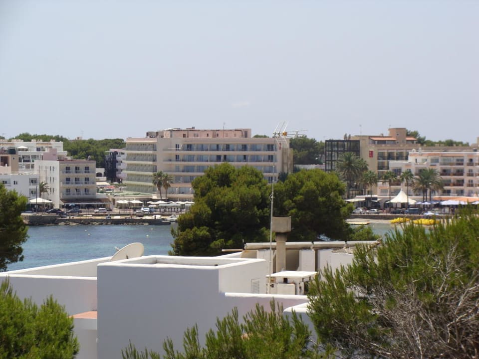 Вид из номерa Moon Dreams Coral Beach