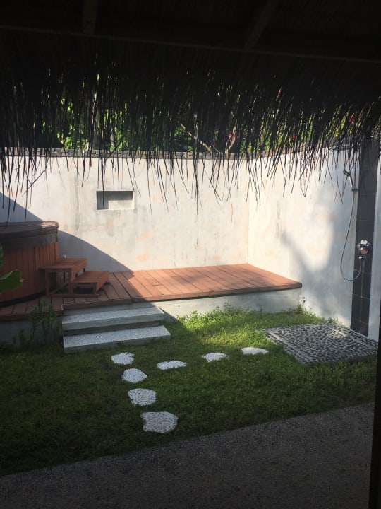 Jacuzzi & Garten Kuramathi Maldives