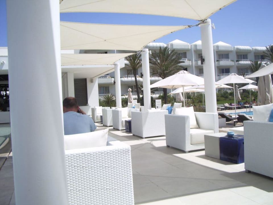 Terrasse der Poolbar Radisson Blu Palace Resort & Thalasso Djerba