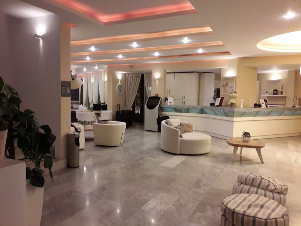 Lobby Nefeli Hotel Rethymno