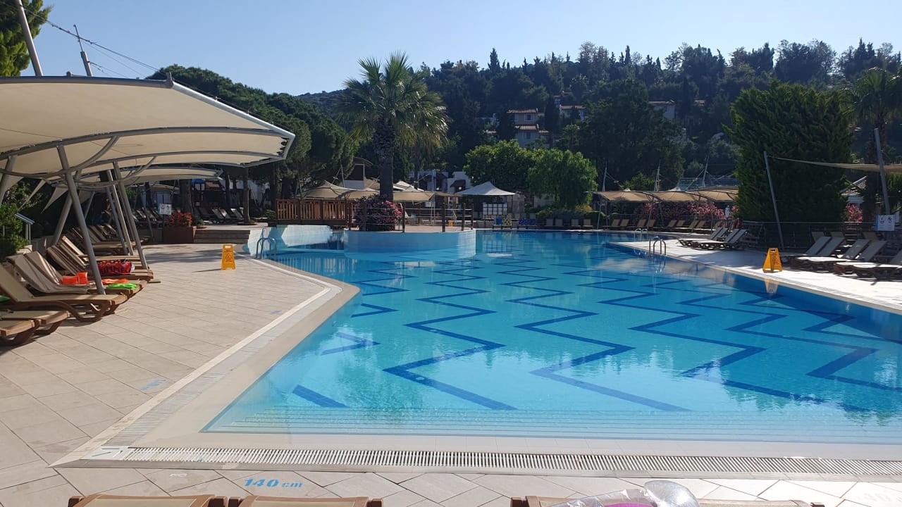 Pool Hotel Pine Bay Holiday Resort