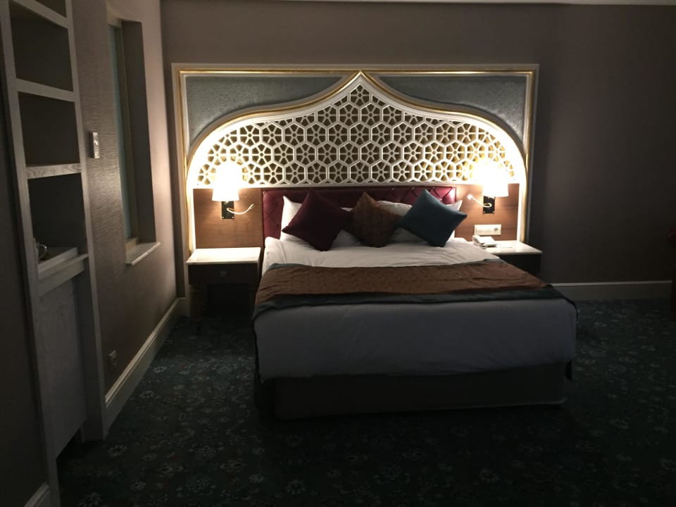 Bett Familienzimmer Royal Taj Mahal Hotel