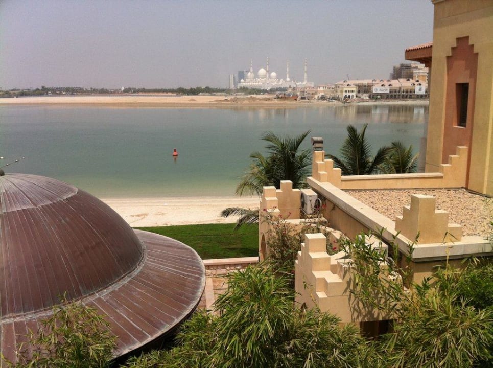 Strand Shangri-La Hotel Qaryat Al Beri
