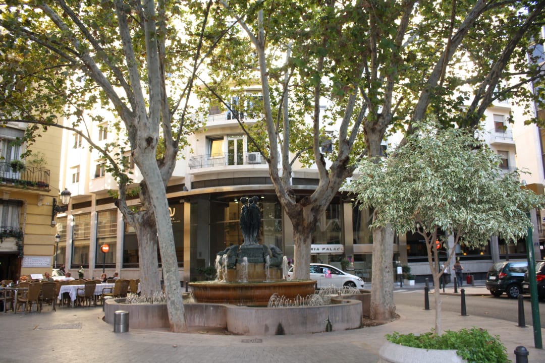 Platz vor dem Eingangsbereich Ayre Hotel Astoria Palace