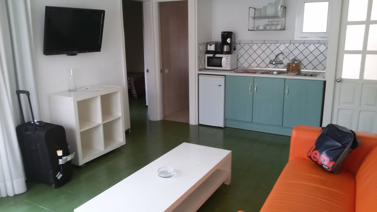 Wohnraum mit Küchenzeile Sunny Village