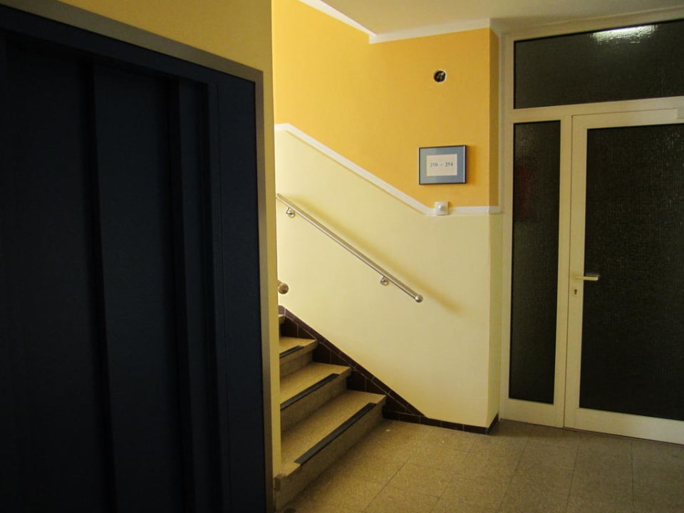 Treppenhaus  Strandhotel Georgshöhe