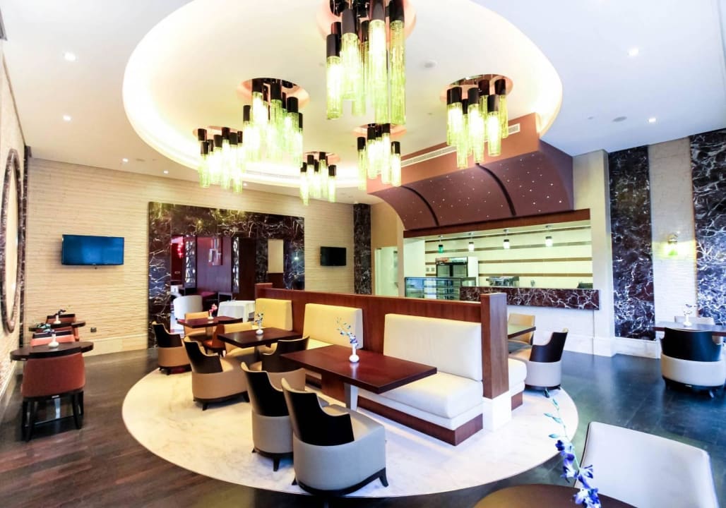 Lounge Danat Capital Hotel