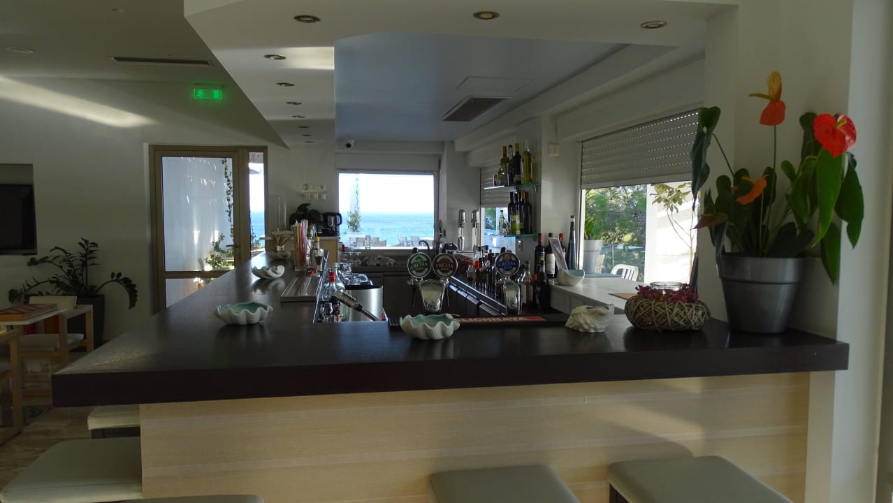 Bar Hotel Kakkos Bay