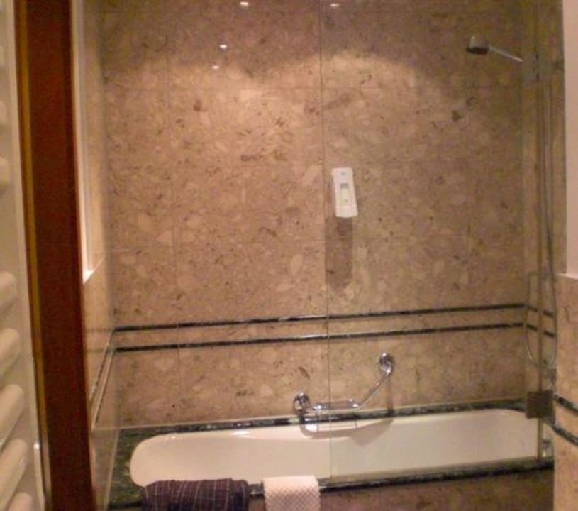 Junior Suite Bad Lindner Hotel Frankfurt Main Plaza, part of JdV by Hyatt
