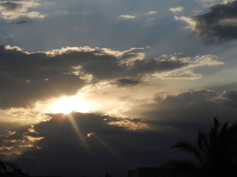 Sonnenuntergang Hotel Miracle Resort