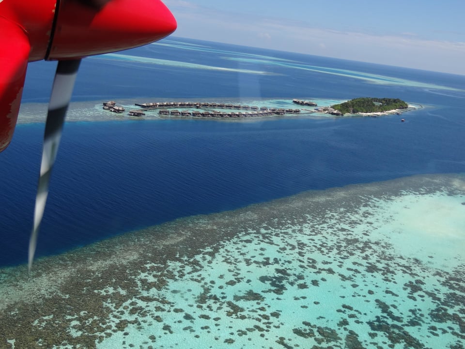 Landeanflug Lily Beach Resort & Spa