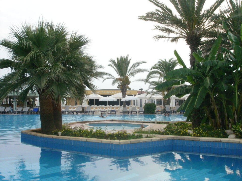 Pool Crystal Tat Beach