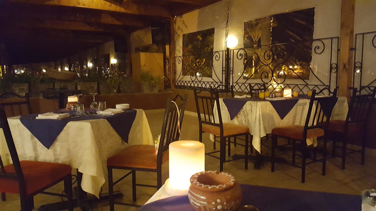 Buffet Restaurant The Palm Desert Rose