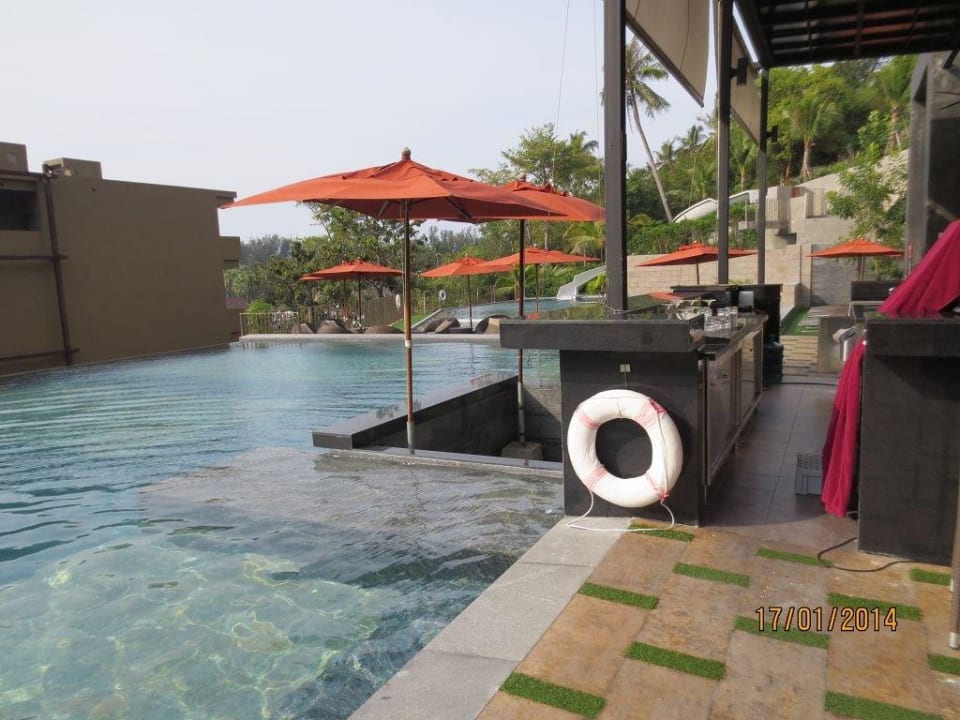 Pool mit Snackbar SUNSURI PHUKET