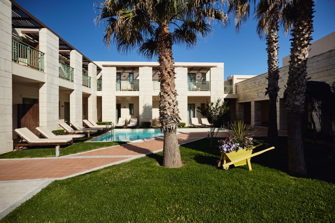 Außenansicht Giannoulis - Grand Bay Beach Resort