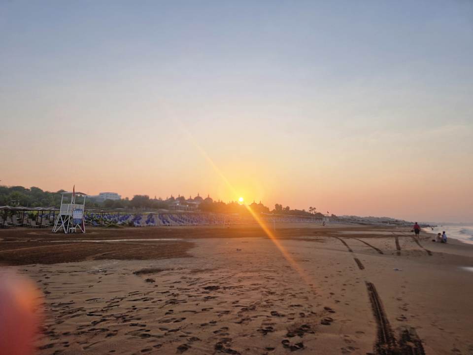 Strand Dream World Palace Hotel