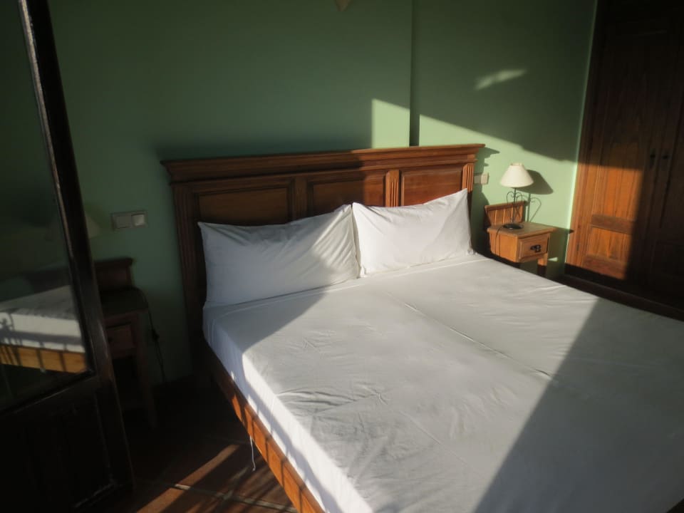 ...sehr groß Hotel Arriadh