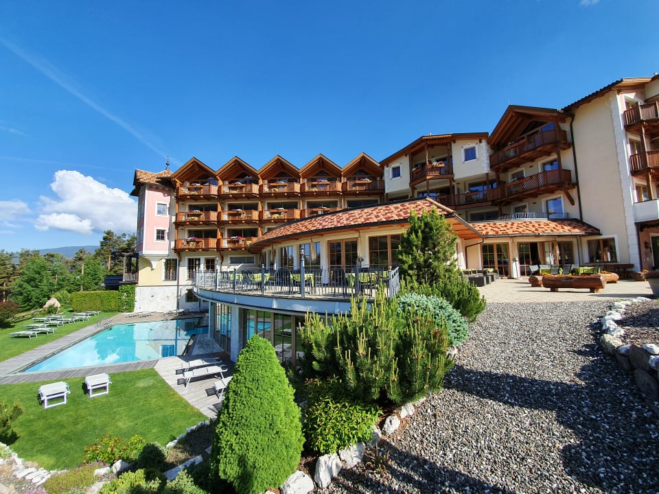 Außenansicht Hotel Chalet Tianes