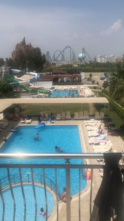 Pool Maya World Park Hotel