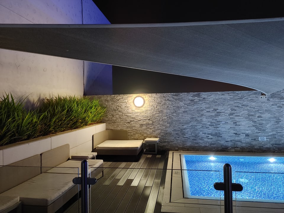 Pool Novotel Bur Dubai - Healthcare City