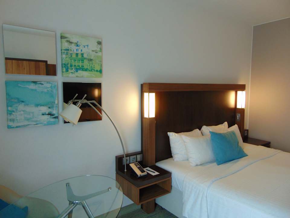 Zimmer Hotel Courtyard by Marriott Cologne