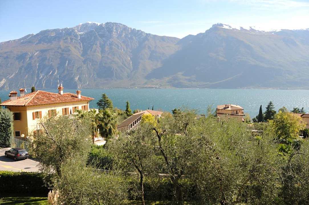 Blick vom Balkon zum See Hotel Caravel