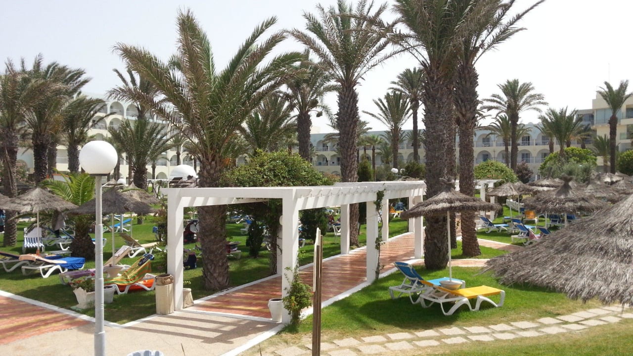 Gartenanlage vom Strand aus gesehen El Mehdi Beach Resort