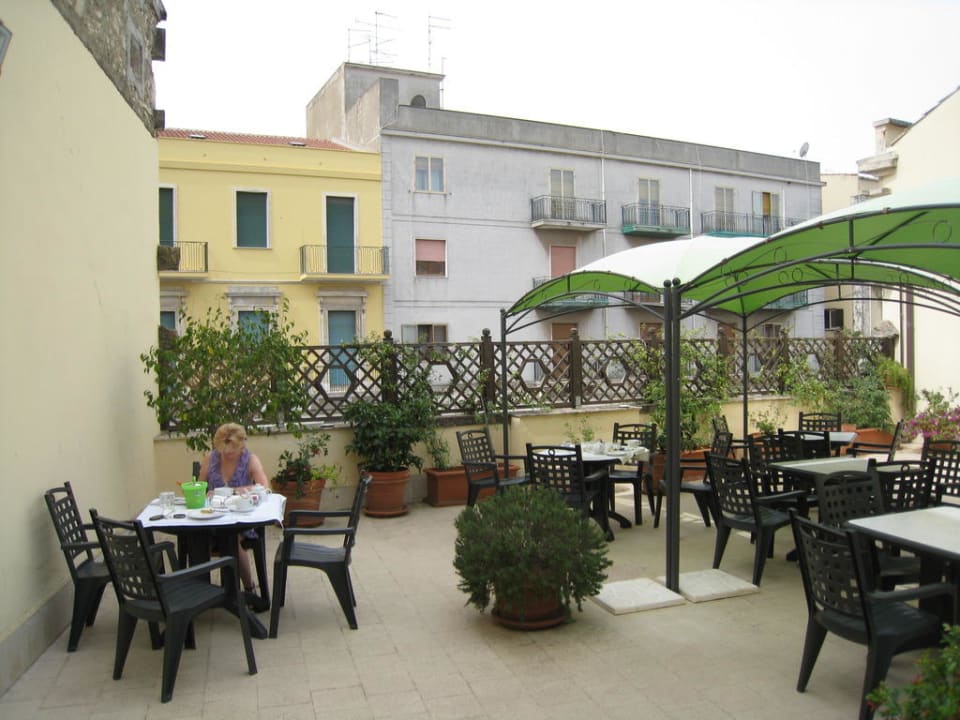 Dachterrasse für Frühstück Hotel Sorella Luna