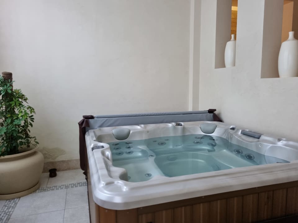Pool JAZ Elite Casa del Mar Beach