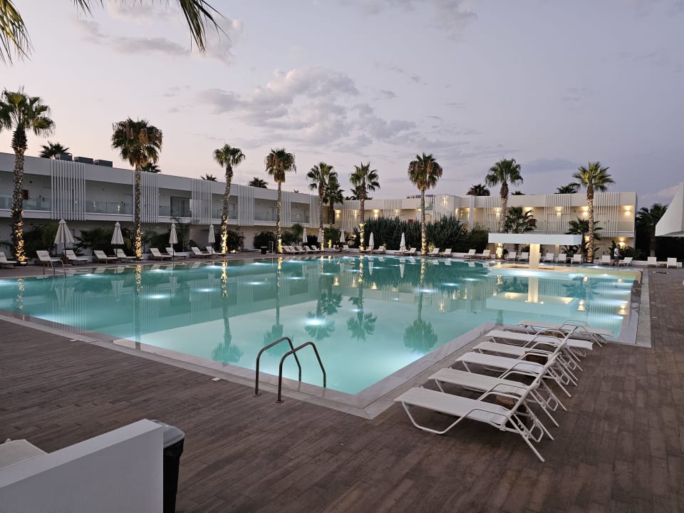 Pool White Dreams Resort & Anex