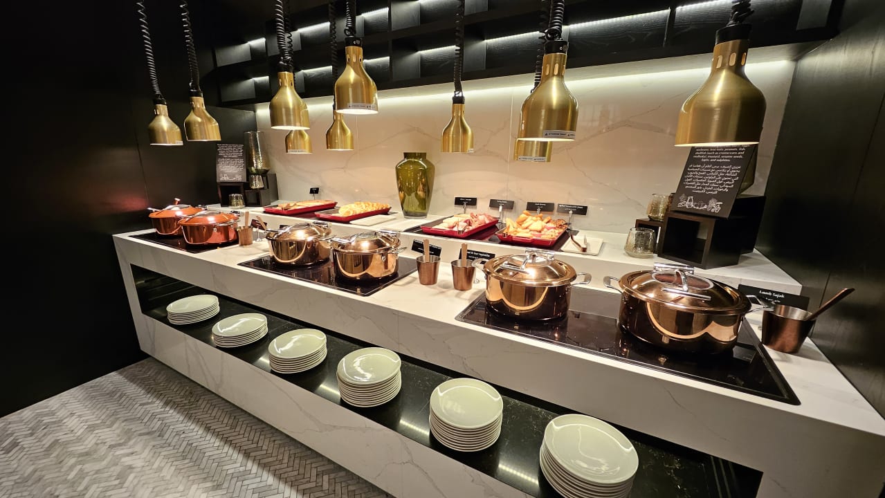 Gastro Rose Rayhaan by Rotana