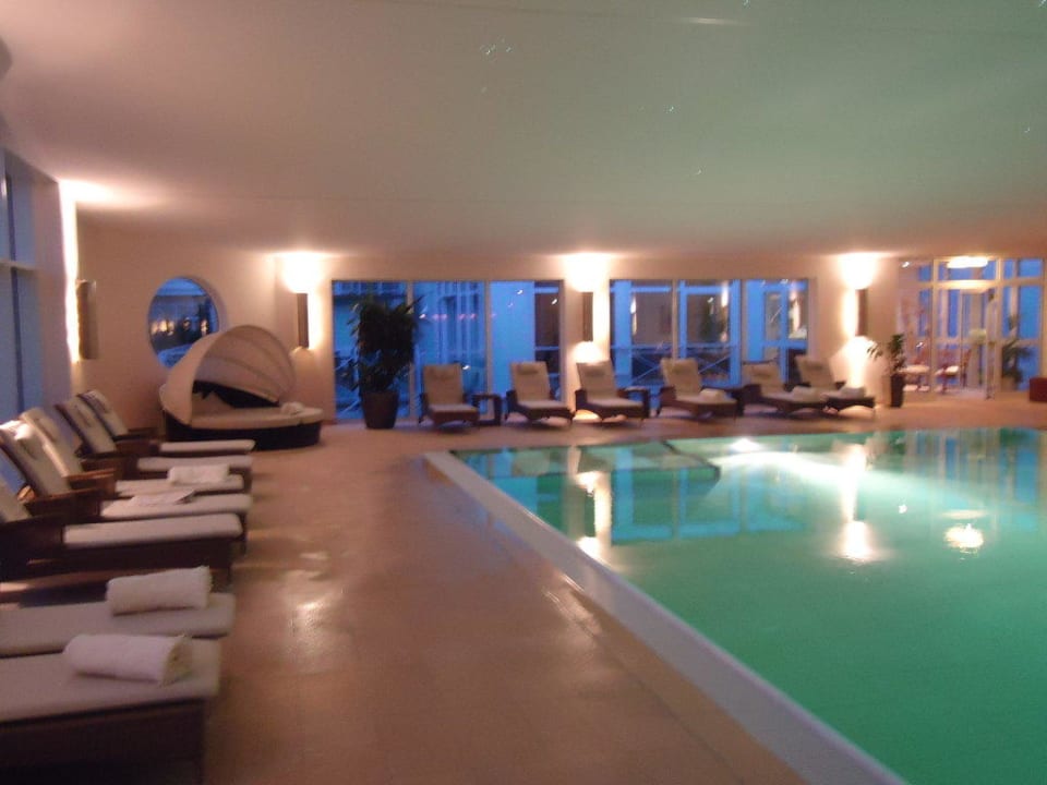 Innenpool Strandhotel Fischland