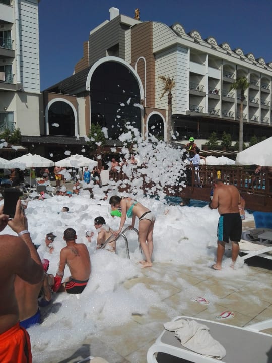 Pool Mary Hotel Side