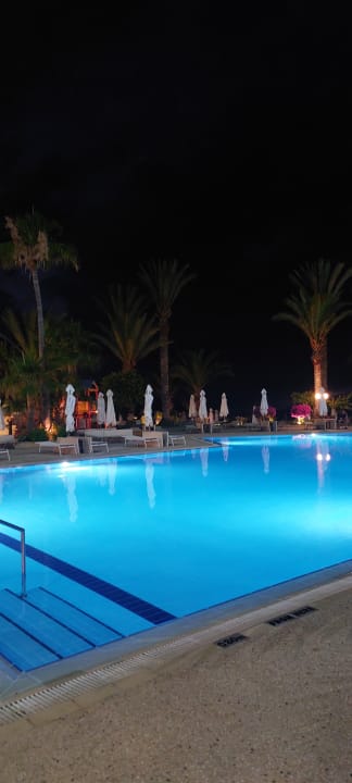 Pool Crystal Springs Beach Hotel