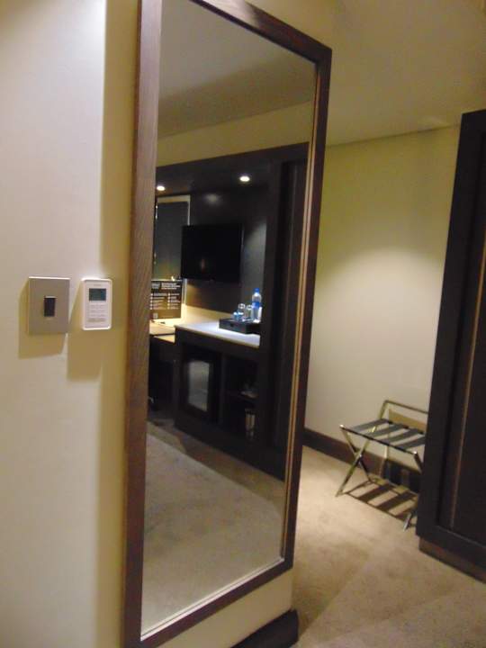 Zimmer Legend Hotel Lagos Airport, Curio Collection By Hilton