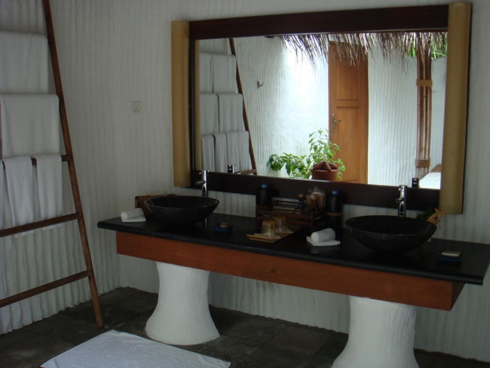 Villa Hideaway Beach Resort & Spa