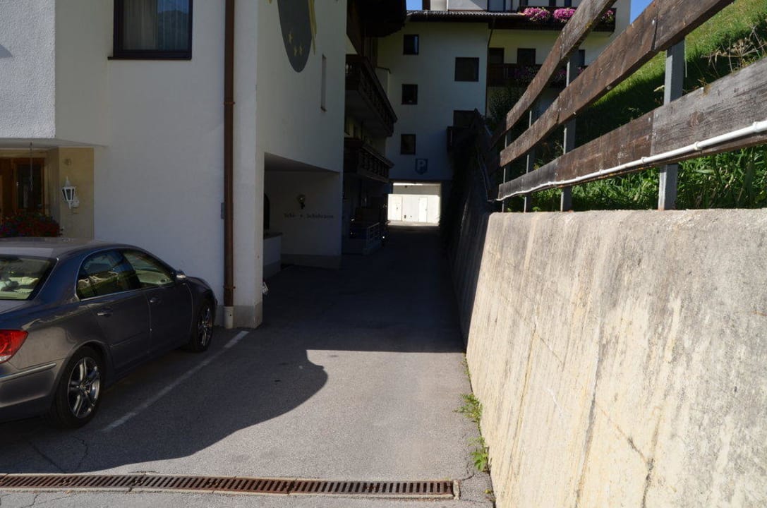 Durchfahrt Hotel Alpenfriede