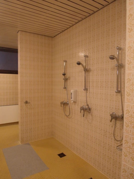 Duschen in der Sauna Sporthotel am Semmering