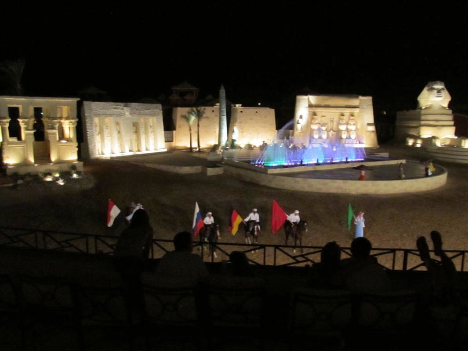 Копии древних архитектурных строений Pickalbatros Alf Leila Wa Leila Resort - Neverland Hurghada